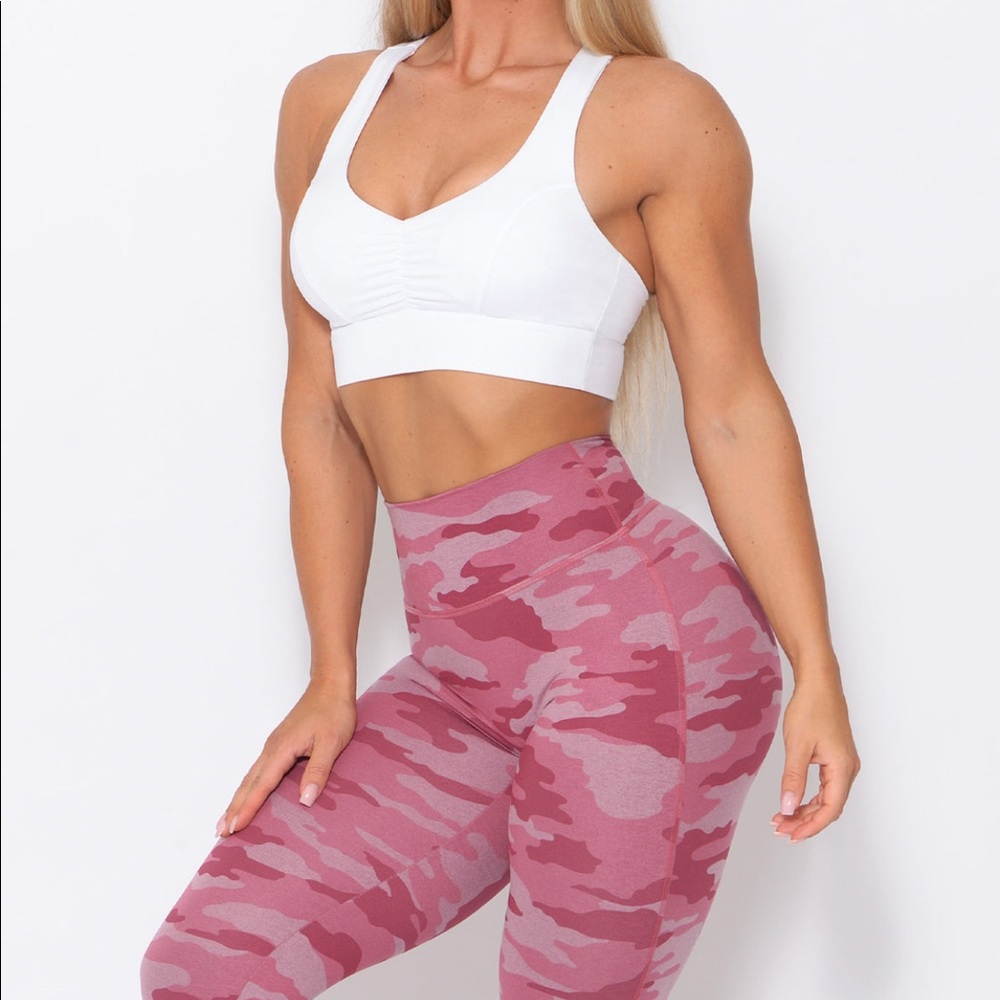 Bombshell Sportswear Mood sports bra White Size M.